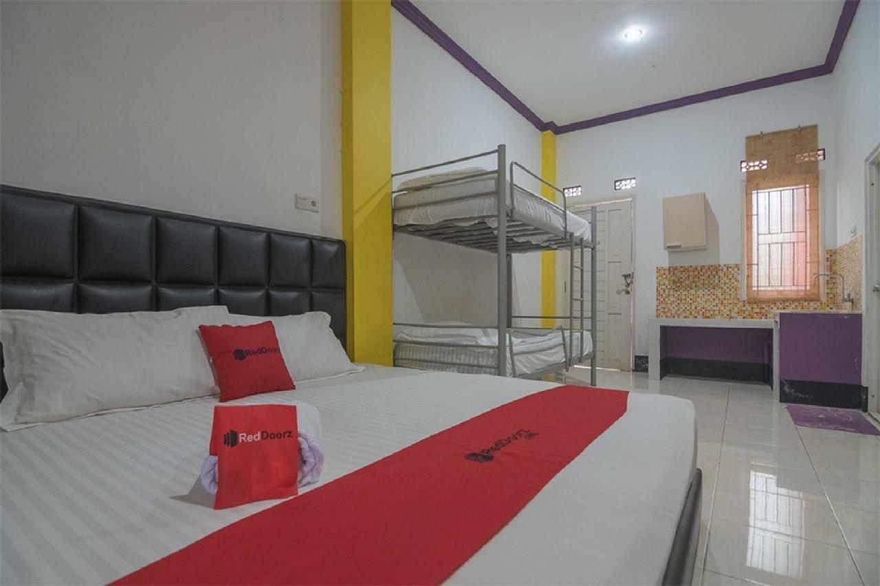 巴厘巴板 Reddoorz Syariah Near Bscc Dome酒店 外观 照片